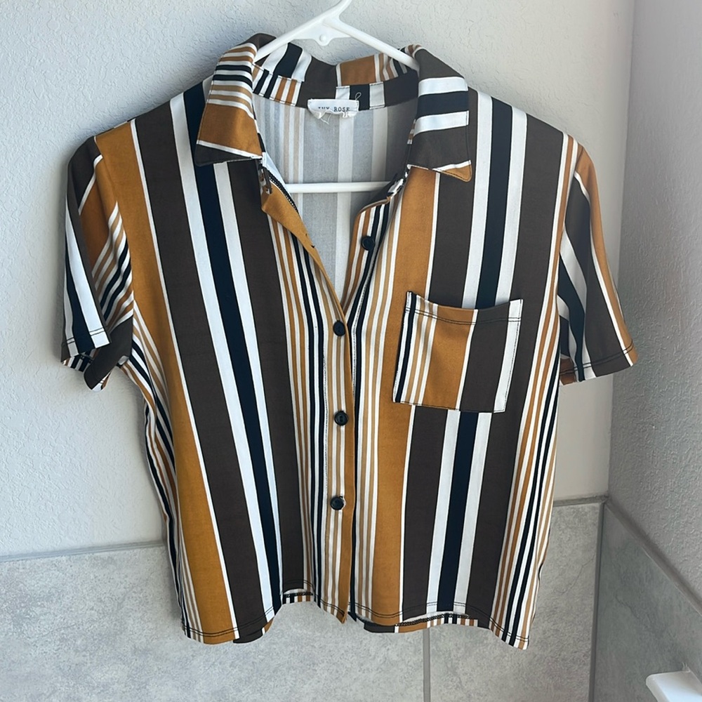 Cropped button up